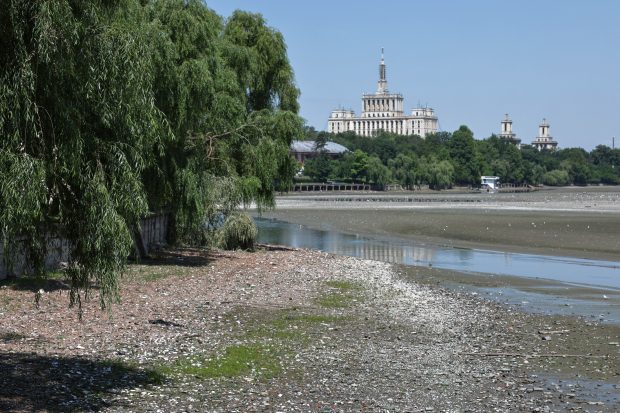 Lacul Herăstrău, golit pentru prima dată după decenii, pregătind lucrări majore de consolidare a malurilor