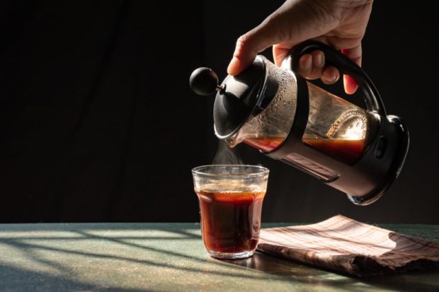 Metoda clasică a presei franceze: pași simpli pentru o cafea aromată acasă