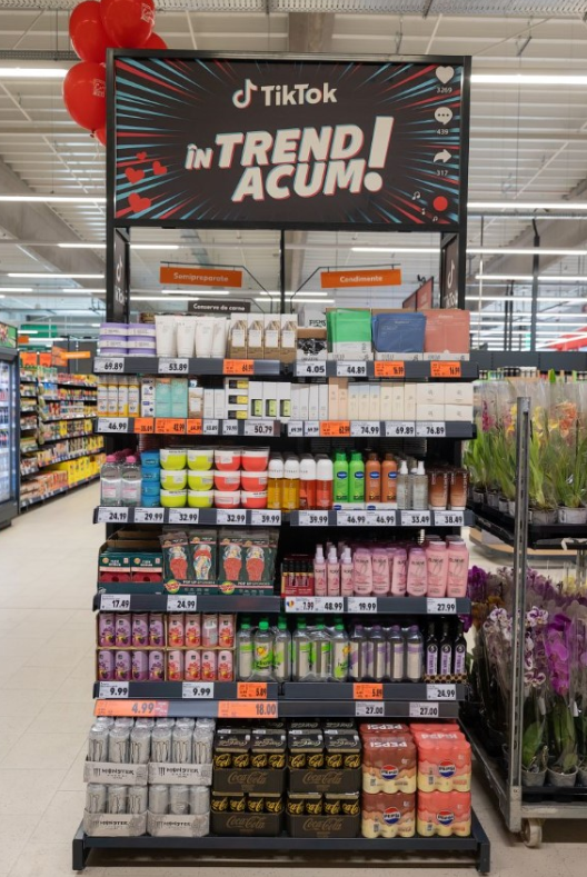 Kaufland a lansat în România raftul cu produse care sunt în trend pe TikTok