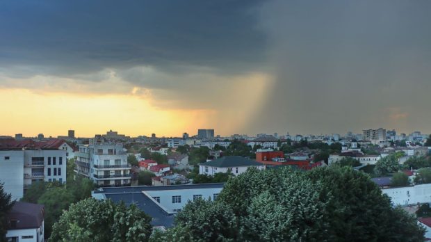 Vreme instabilă în București în primele zile ale lunii iulie, cu diferențe notabile de temperatură