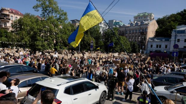 Tensiuni în Ucraina: Proteste după schimbarea ministrului apărării în contextul războiului