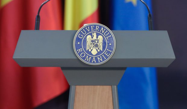Peste jumătate dintre români nu susțin niciuna dintre propunerile de premier, iar 33,2% vor alegeri anticipate pentru a opri criza politică