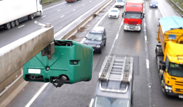 Peste 130 de radare dezactivate după ce alte 850 au fost oprite pe șoselele din toată Italia. Mii de șoferi au contestat amenzile
