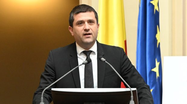 Ministrul Transporturilor testează sistemul CFR: apel la call center fără răspuns și dialog cu conducerea companiei