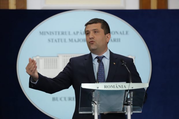18 angajați MApN, reclamați la DNA de ministrul Radu Miruță: „Sunt inclusiv oameni cu grad de general de brigadă”. Cazul blocurilor ridicate lângă un depozit de muniție