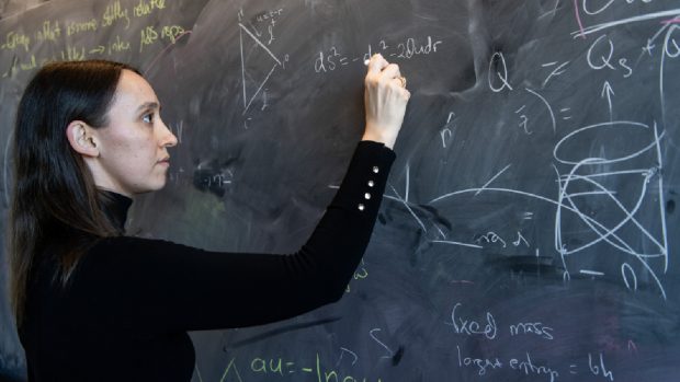 Sabrina Gonzalez Pasterski, geniala fiziciană denumită „viitorul Einstein”, a refuzat oferte impresionante de la NASA și Jeff Bezos