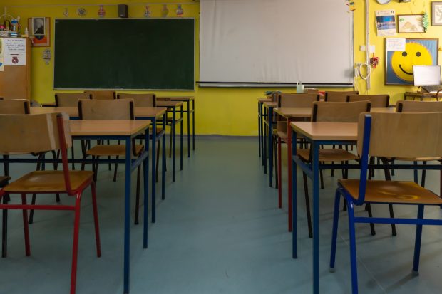 Plata cu ora pentru profesori scade semnificativ de la 1 iulie 2026, impactul noii formule de calcul