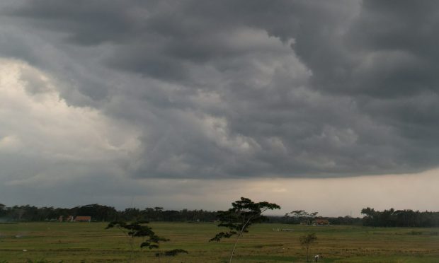 Ce sunt norii pyrocumulonimbus care alimentează dezastrele din Europa: „Întrebarea este dacă vine unul marți sau miercuri”