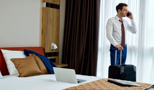 Cu ce ai voie să pleci legal din camerele de hotel. Obiectele pe care turiștii români le „împrumută” cel mai des de la cazare