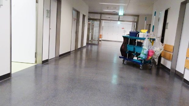 Disparități majore între salariile medicilor din Elveția și România: Gastroenterologii elvețieni, cei mai bine plătiți