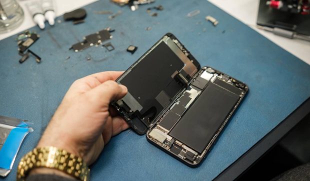 Scumpirea și degradarea telefoanelor ieftine: tendințe și impact în 2026