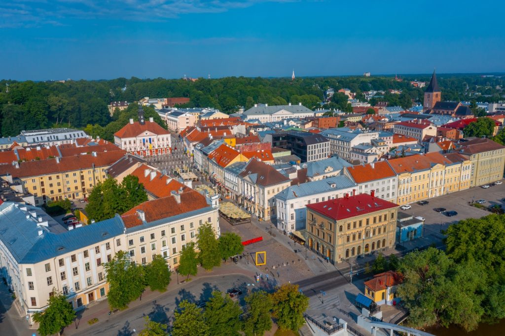 Descoperă cele mai căutate destinații europene cu climă temperată pentru o vacanță perfectă fără caniculă! 6 tartu estonia shutterstock2426715739