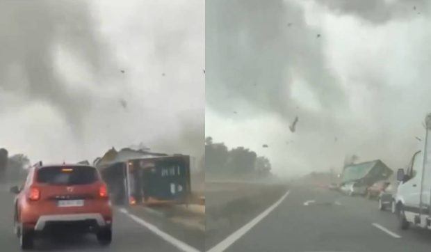 TIR-urile au fost răsturnate ca niște jucării de vântul puternic, pe o autostrada din Franța