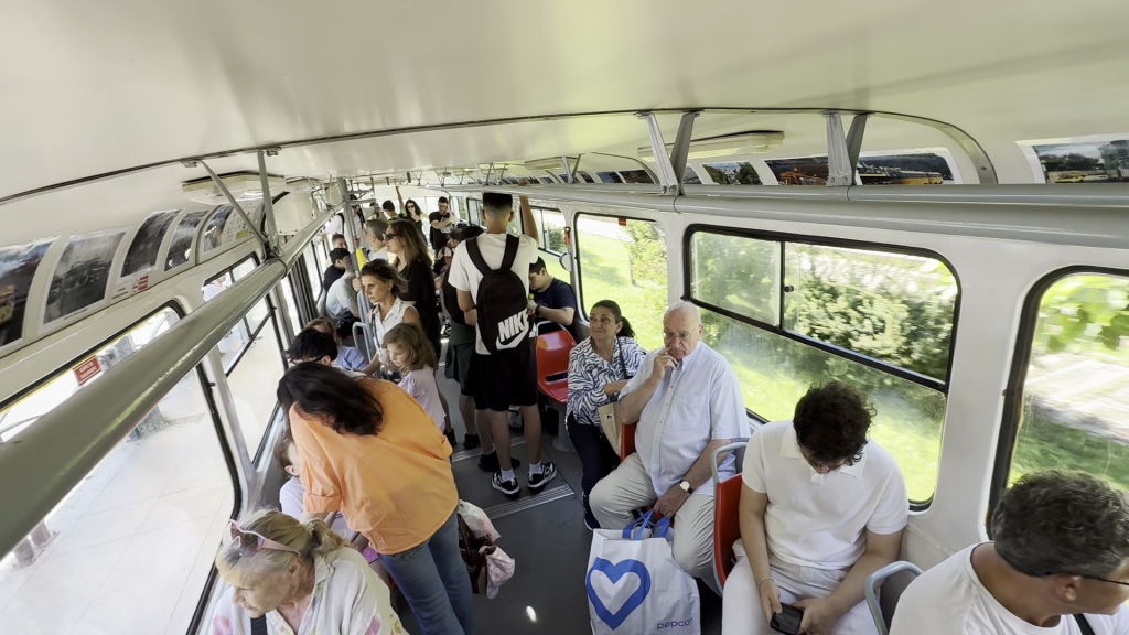 Am mers cu tramvaiul Tatra în drumul spre depou. După 53 de ani, garniturile își iau rămas-bun de la București