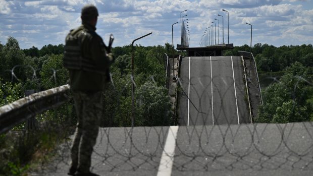 UE înăsprește regulile de imigrare pentru bărbații ucraineni de vârstă militară