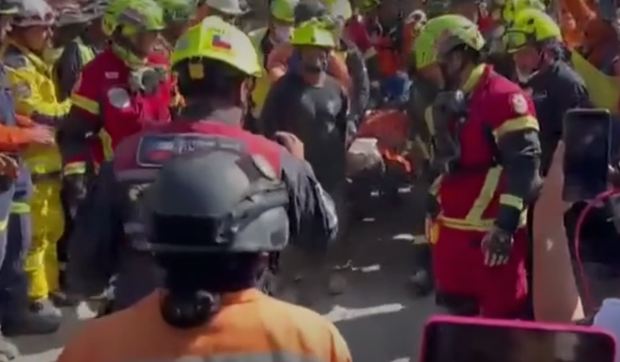 Miracol în Venezuela: Un bărbat a fost salvat după opt zile sub dărâmături, în urma cutremurelor devastatoare