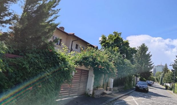 Cum arată vilele de lux închiriate de RAAPPS la 900 de euro pe lună, în timp ce prețul pieței este de 4.000 de euro
