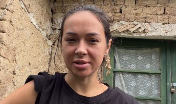 Vlăduța Lupău redescoperă casa părăsită a bunicilor: amintiri din copilărie și legături de neîntrerupt