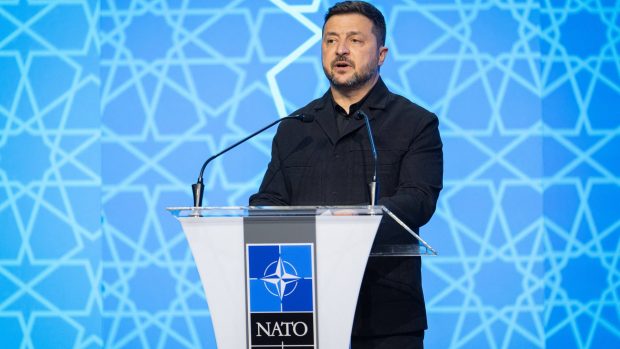 Volodimir Zelenski spune că armata ucraineană elimină câte 30.000 de soldați ruși în fiecare lună și insistă pentru aderarea la NATO: „Ne-ar face pe toți mai puternici”