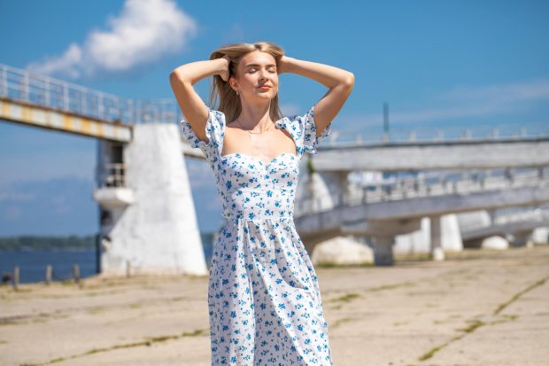 Cum să alegi decolteul ideal pentru rochia ta de vară, în funcție de siluetă