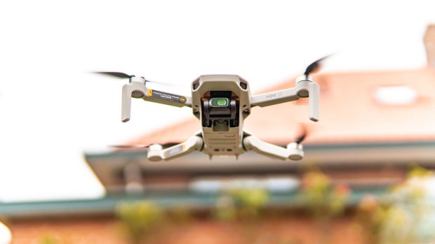 Ghid practic: cum să integrezi dronele în logistica de colete din România