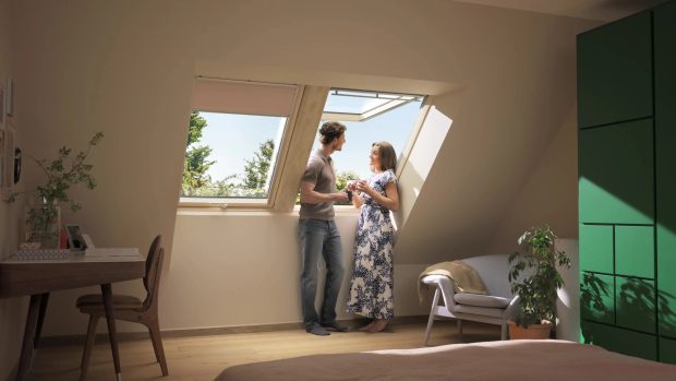 Mai aproape de natură: cum alegerea ferestrelor de mansardă potrivite transformă locuința unei familii