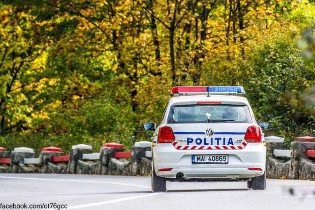 Un bărbat i-a cerut polițistului bani ca să-și achite amenda pe care omul legii i-o dăduse. Șantajul pentru care un prahovean a ajuns după gratii