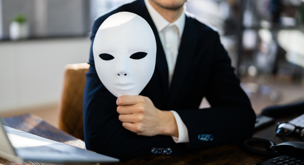 Cum recunoști o fraudă cu deepfake: ce s-a schimbat în 2026 și cum se apără băncile