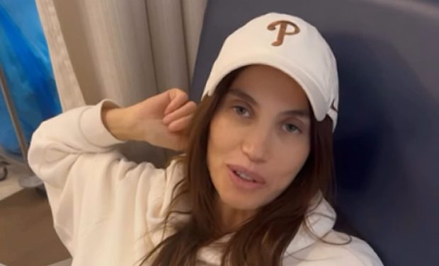 Cum arată Alina Pușcău după ce și-a tuns părul. Din cauza tratamentului împotriva cancerului, acesta a început să îi cadă. „Suflet curajos”