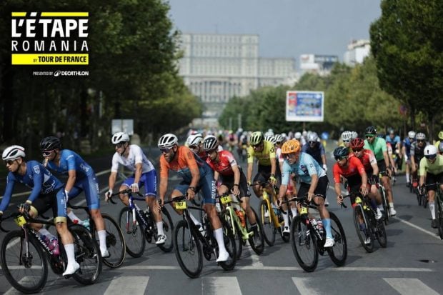 Un șofer de 72 de ani a lovit doi bicicliști la competiția L’Étape Romania by Tour de France din București. Unul dintre sportivi a ajuns la spital