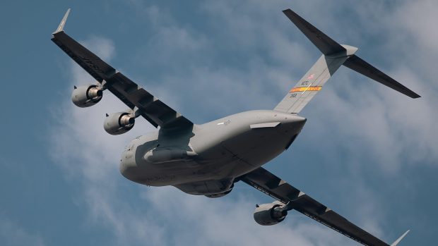 Avion militar american surprinde cu aterizarea sa neașteptată la Moscova, Kremlinul rămâne rezervat
