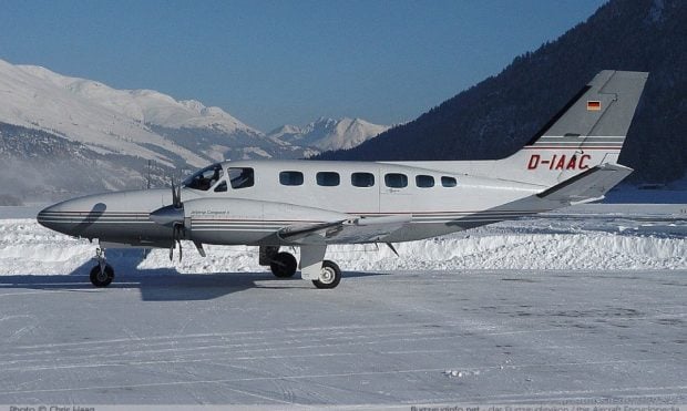 Opt persoane și-au pierdut viața în prăbușirea unui avion charter lângă o bază militară din Alaska