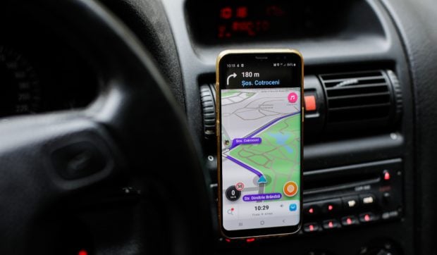 Waze ar putea elimina alertele de poliție în unele țări europene. Ce a decis Curtea de Justiție a UE