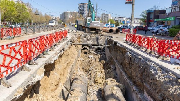 Peste 4.200 de blocuri din București au probleme cu apa caldă. Sistemul de termoficare funcționează la jumătate din capacitate