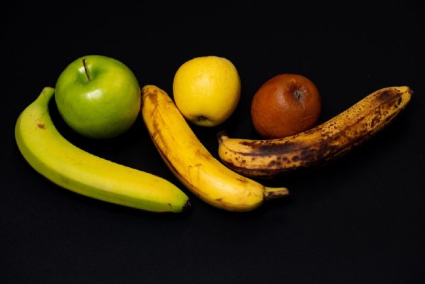 Cum influențează bananele procesul de coacere al altor fructe
