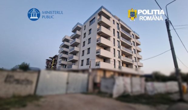 Apartamente vândute de mai multe ori într-un complex rezidențial fictiv din București. Schema prin care suspecții ajungeau cu banii cash