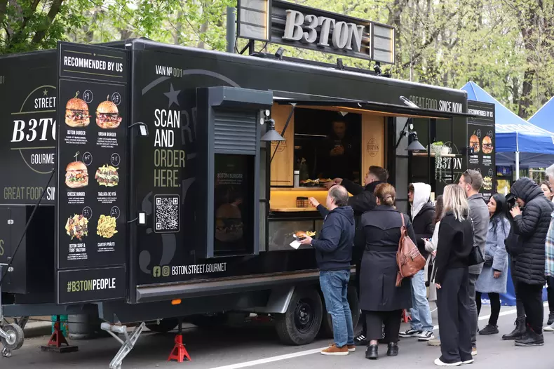 Bucharest Street Food Festival 2025 are loc pe Bulevardul Kiseleff. FOTO Dumitru Angelescu (Libertatea)