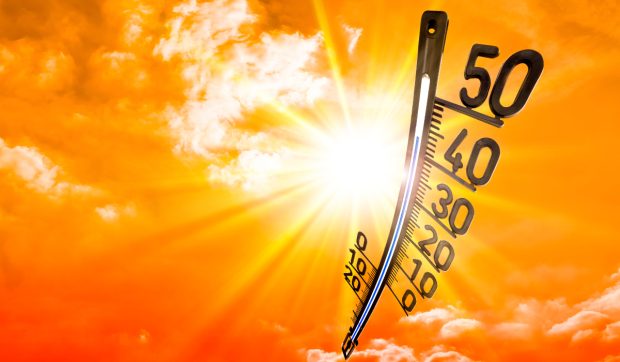 Val de caniculă extremă în aproape jumătate din țară: până la 40°C, nopți tropicale și avertizări cod portocaliu pentru 27 de județe