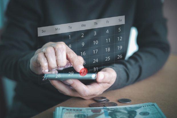 Ce este regula de 30 de zile și cum te ajută să economisești