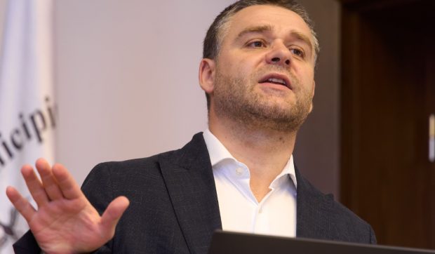 Ciprian Ciucu comentează ironic decizia instanței privind respingerea cererii de insolvență a STB