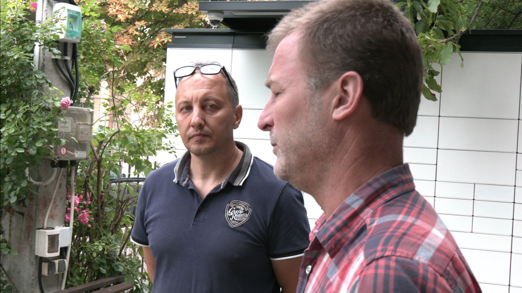 Interesele din spatele exproprierilor pentru proiectul „Grădina Timpului” din Câmpina. Aruncați în stradă pentru un chioșc de sucuri și trei băncuțe: „Mama nu știe nimic, n-ar suporta”