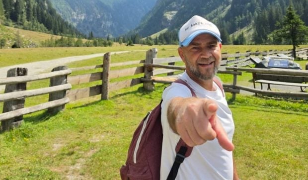 Cosmin Seleși se întoarce la PRO TV după o vacanță activă în Austria și Italia; noul sezon "Batem palma?" debutează astăzi