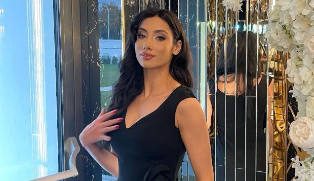 Cristina Ionașcu, concurenta din „Burlacii: Foc în Paradis”, despre iubirea cu un bărbat mai în vârstă și măștile din viața ei