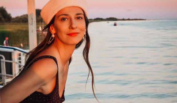 Dana Rogoz se pregătește să renunțe la părul lung pentru un nou proiect cinematografic