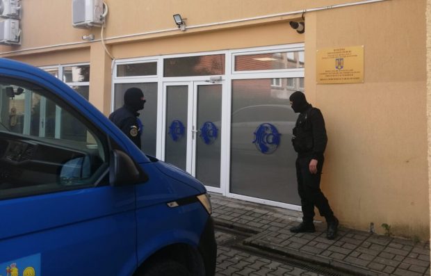 Statul plătește despăgubiri pentru arestări ilegale în dosarul DIICOT Caraș-Severin, deschis acum șapte ani