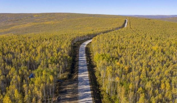 Ce este „Inelul de Aur”, bucla rutieră de 27.000 km, cât două treimi din circumferința Pământului, care costă 47.000.000.000 de euro și trece prin munți, deșert și ocean