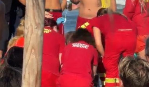 O persoană a murit înecată în Mamaia Nord. Pe plajă nu era steag roșu și s-a încercat resuscitarea aproape o oră