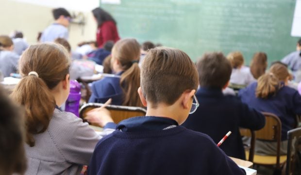 Mii de profesori cer măsuri legale urgente pentru protecția personalului didactic după un atac violent în Dâmbovița