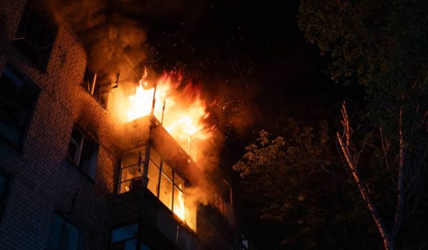 Explozie puternică într-un bloc din Galați. Trei oameni au fost răniți și peste 60 au fost evacuați