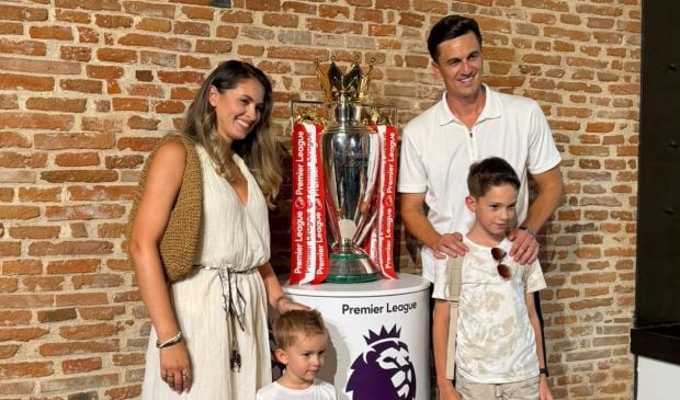 Trofeul Premier League, placat cu aur de 24 de carate, expus pentru prima dată în România